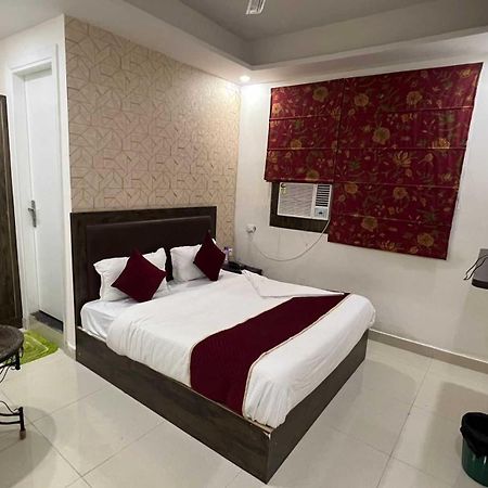 Hotel O Alpha Stay Ню Делхи Екстериор снимка