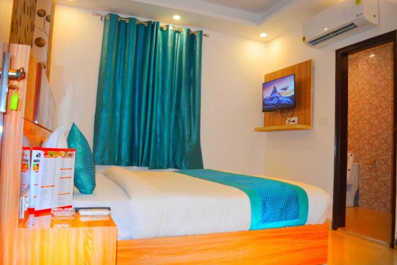 Hotel O Alpha Stay Ню Делхи Екстериор снимка