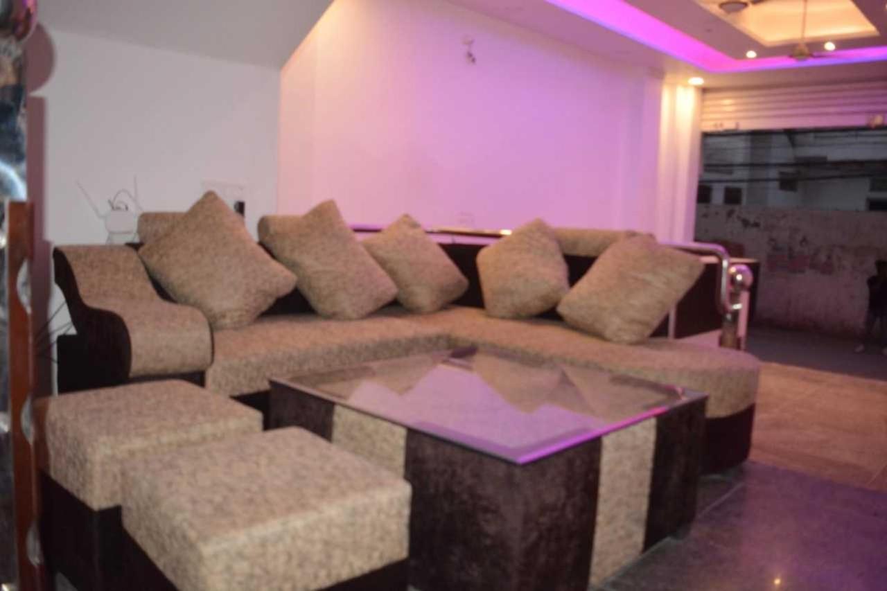 Hotel O Alpha Stay Ню Делхи Екстериор снимка